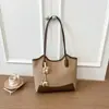 Bolsa feminina transfronteiriça retrô de grande capacidade, nova moda outono 2026 bolsa de ombro/axila, bolsa tote simples para o dia a dia