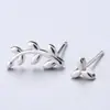 Pendientes pequeños sencillos de aguja de plata s925 estilo coreano, pendientes atmosféricos de alta gama, moda, estilo Ins, pendientes para mujer, venta al por mayor