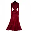 Vestido de Tricô com Gola de Boneca Estilo Chanel de Alta Costura da Moda, Manga Longa, Cintura Metálica para Mulheres, Outono, Vestido Longo Emagrecedor