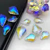 Venta caliente transfronteriza hoja de arce un solo agujero colgante de cristal accesorios para joyería DIY colgante de decoración de zapatos material cuenta con agujero de borde facetado