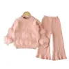 Conjunto de Suéter para Meninas Outono/Inverno Novo 2026 Suéter Brilhante com Diamantes e Calça Flare Conjunto de Tricô Pulôver Duas Peças