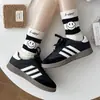 Meias de Cano Alto com Rosto Sorridente para Mulheres, Quentes e Emagrecedoras, Meias Longas Color-Blocking Preto e Branco, Meias Vintage Slouch de Cano Médio Alto JK