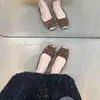 Nuevos Zapatos Planos de Satén Cuadrados Elegantes Estilo Francés para Mujer Primavera 2025 Estilo Hada para Combinar con Faldas
