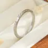 Anel Completo de Diamante em Aço Titânio para Mulheres, Não Desbota, Fashion, Luxo Leve, Estilo Popular de Celebridade da Internet, Anel Fino Simples, Anel de Dedo