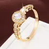Anillo de moda nuevo más vendido transfronterizo con incrustaciones de rubíes, de alto valor, moderno, lujo ligero, diseño único, versátil y de nicho