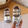 Sapatos Infantis Antiderrapantes para Primavera e Outono com Velcro, Sola Macia Estilo Princesa para Meninas Bebês que Estão Aprendendo a Andar, Prata