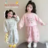 Roupas Infantis Conjunto para Meninas 2026 Novo Estilo para Crianças Pequenas Primavera e Outono Moletom Casual e Calça Cavalo Arco-Íris Desenho Simples Conjunto