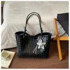Bolso tote tejido a la moda y con estilo, nueva versión coreana de tendencia 2025, bolso tote vintage, simple y de gran capacidad, bolso de hombro y para el antebrazo