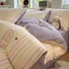 Nuevo juego de ropa de cama de cuatro piezas de grado A, 100% algodón, cepillado y engrosado, para uso doméstico, con un diseño simple y versátil
