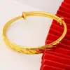 Pulseira de Cobre Banhada a Ouro com Acabamento Dourado Areia Antigo, Pulseira de Ouro Imitação para Mulheres, Pulseira de Empurrar e Puxar com Pontas Abertas, Mesmo Estilo das Lojas de Ouro