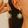 Brincos Dourados com Flores Doces Estilo Palácio Retrô Francês Moda Exagerada Transfronteiriça Europeia e Americana Brincos Femininos Atacado