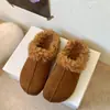 2026 Otoño Invierno Nuevas Pantuflas de Piel para Mujer Calientes para Exteriores Suela Gruesa Punta Cerrada Birkenstock Zapatos Individuales Moda Casual Pantuflas de Correa Única