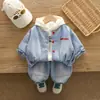 2026 Conjunto de Ropa de Otoño para Bebé Niño Elegante Niño Primavera/Otoño Chaqueta de Mezclilla con Letras Ropa Niño Conjunto de Tres Piezas Moderno