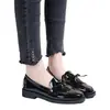 Sapatos de salto grosso moda feminina primavera e outono novos sapatos femininos arco pequenos sapatos de couro plus size mocassins femininos em estoque atacado