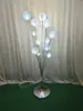 Novos adereços de casamento borboleta de ferro pássaro guia de estrada salão de casamento decoração de palco T layout de lâmpada de chão luminosa