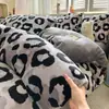 2026 nuevo juego de ropa de cama de cuatro piezas estilo fresco, terciopelo de leche impreso, 200g engrosado