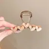 Pinza para el cabello de tamaño mediano de lunares blancos y negros estilo francés, diseñada para la parte trasera de la cabeza, un accesorio para el cabello nuevo y elegante con un aspecto sofisticado y con estilo