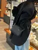 Bolsa Pequena de Couro Genuíno Feminina 2025 Nova Bolsa para Celular Bolsa Mãe Feminina Bolsa Transversal de Ombro Versátil Mini Bolsa Quadrada Pequena