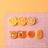 Brinquedo de Comida Simulada Acessórios de Resina Decorações DIY com Cola de Creme Urso de Desenho Animado Fofo Estilo Misto Decoração de Torta de Ovo Pão