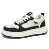 Zapatillas de caña baja de moda con bloques de color blanco y negro y suela gruesa para hombre, modelo nuevo para todas las estaciones, zapatillas deportivas casual de cuero transpirable para estudiantes