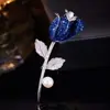 Broche de Zirconia Rosa Microincrustada Perla de Agua Dulce Pin Elegante para Mujer Lujo Ligero Retro Corsage Accesorios para Ropa Broche