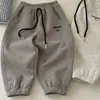 Pantalones Casuales Unisex para Niños de Primavera y Otoño, Pantalones Deportivos Trendy con Bordado de Letras de Dibujos Animados, Estilo Bebé con Personalidad