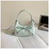 Bolso de Media Luna Tejido Estilo Francés, Pequeño Modelo Nuevo 2026, Bolso de Hombro Elegante y Texturizado, Bolso Cruzado de Axila Monocromático Único y Elegante