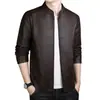 2026 Comercio Exterior Al por Mayor Primavera Otoño Estilo Coreano Moderno Atractivo Ajustado Chaqueta de Cuero PU para Hombre Chaqueta de Cuero para Hombres Jóvenes Ropa de Motocicleta Ropa de Abrigo