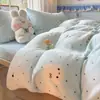 Juego de cuatro piezas de terciopelo de leche clase A invierno doble cara engrosado terciopelo coral ropa de cama para dormitorio estudiantil juego de tres piezas de franela edredón z