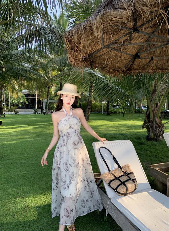 商品详情图_高级感玫瑰印花挂脖吊带连衣裙夏季2023女新款气