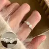 Anillo de fuegos artificiales elegante y exquisito para mujer, lujo ligero, moderno, único, anillo abierto versátil, borde ancho, anillo de moda para el dedo índice de celebridad de internet