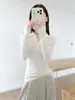 Suéter de malha branco texturizado com gola semiaberta e efeito emagrecedor, gola polo, lã pura, top feminino de outono