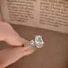 Anillo ovalado de moissanita tipo huevo de paloma para mujer, forma de huevo estilo vintage, anillo de compromiso de oro rosa con diamante color champán, cobre