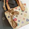 Bolsa de mão popular de alta qualidade estilo cesta para mulheres, nova bolsa mini de ombro e transversal de nicho para o dia a dia, moderna