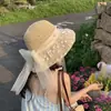 Sombrero de Paja con Flor de Encaje para el Sol de Verano para Mujer con Lazo y Perlas Decorativas en el Ala Sombrero de Sol para Vacaciones en la Playa