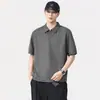 Camisa POLO Masculina de Alta Qualidade 2026 Novo Estilo Cinza Resistente a Amassados Respirável Manga Curta Camiseta Simples para Negócios Viagem Casual