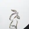 Anillo Versátil Minimalista Abierto para Mujer, Estilo Ins Retro Tendencia Transfronteriza Personalidad Serpiente Nicho Lujo Ligero