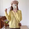 Cardigã de malha fino e delicado estilo francês com acabamento em renda para mulheres, nova peça de outer wear slim fit para primavera e outono de 2026