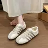 Tênis femininos estilo balé para treino, novos sapatos versáteis populares para o verão e outono de 2026, sapatos femininos de sola macia, tênis leves retrô