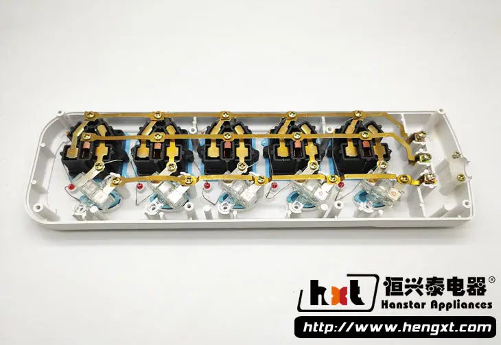 恆興泰155带五位独立开关安全门25孔插座 2500W带线无线插线板