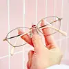 Gafas de Lectura Artísticas Estilo Coreano para Mujer, Anti-Luz Azul, Apariencia Juvenil, Montura de Metal al por Mayor, Montura Pequeña, Gafas Hipermetropía Ultra Claras