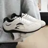 Zapatos de Hombre 2026 Otoño Nuevos Simples Zapatos de Entrenamiento Alemanes Estilo Coreano para Adolescentes Versátiles Cómodos Moda Casual Zapatos DY798
