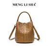 Nova bolsa de mão estilo comércio exterior, modelo de influenciador popular, bolsa trançada mãe e filha, bolsa de ombro e transversal casual versátil de cor sólida