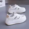 Zapatillas blancas de suela gruesa huecas para aumentar la altura para mujer, a la moda y transpirables, zapatillas deportivas casuales para estudiantes, zapatos de cordones versátiles estilo alemán para mujer