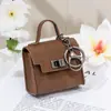 Encanto de Bolso Retro Llavero Billetera Bolsa para Guardar Llaves de Coche Sobre Rojo Funda para Auriculares Colgante Versátil para Bolso