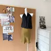 Top Elegante Urbano Feminino com Decote em V e Gola Halter, Sem Mangas, Slim-Fit, com Cós Elástico de Seda de Cobre Amônia