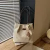 Bolsa de mano retro de gran capacidad transfronteriza, nueva colección otoño/invierno 2025, moderna, versátil, a la moda y simple, bolso de hombro para ir al trabajo