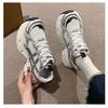 Sapatos Torre de sola grossa femininos 2024 primavera e verão novos tênis leves para corrida Fried Street Mesh respirável feminino moderno