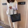 Novo Conjunto de Bolsas para Comércio Exterior Transfronteiriço, Bolsa de Ombro, Bolsa Transversal, Grande Capacidade, Bolsa Tote Retrô Europeia e Americana, Rígida e Tridimensional