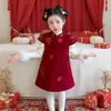Vestido Hanfu Novo Estilo Chinês para Meninas Inverno 2025 Vestido Colete com Botões para Bebê Vestido Cheongsam com Lantejoulas Vestido de Ano Novo